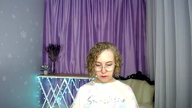 Snapshot of queen_a_n_i chatting on May 27, 8:11 am queen a n i online show from May 27, 8:11 am