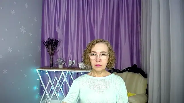 queen a n i online show from July 5, 8:43 am