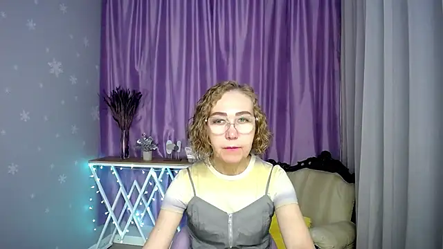 queen a n i online show from July 12, 8:27 am
