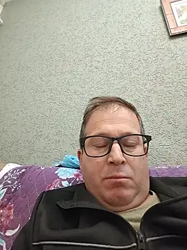 Snapshot of tavio1 chatting on June 7, 12:59 am tavio1 online show from June 7, 12:59 am