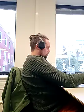 Snapshot of Tj1sen chatting on January 8, 11:43 am Tj1sen online show from January 8, 11:43 am