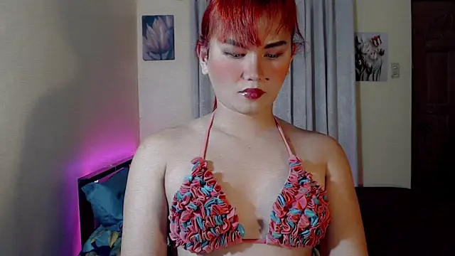 Snapshot of beatrice_21 chatting on April 29, 11:58 am beatrice 21 online show from April 29, 11:58 am