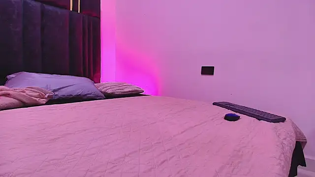 lay navas online show from July 11, 7:16 pm