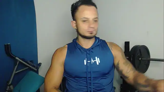 Snapshot of JacobJamess chatting on November 18, 11:15 pm JacobJamess online show from November 18, 11:15 pm