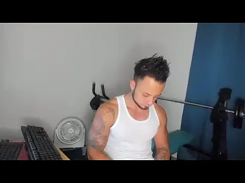 Snapshot of JacobJamess chatting on January 8, 4:26 am JacobJamess online show from January 8, 4:26 am
