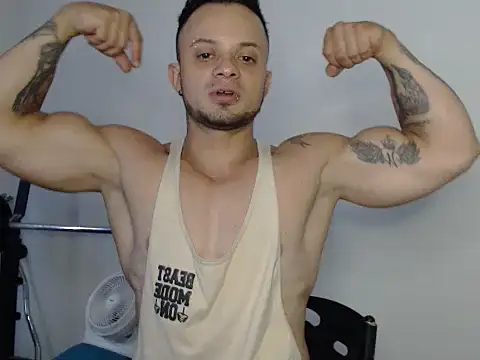 Snapshot of JacobJamess chatting on May 17, 7:21 pm JacobJamess online show from May 17, 7:21 pm