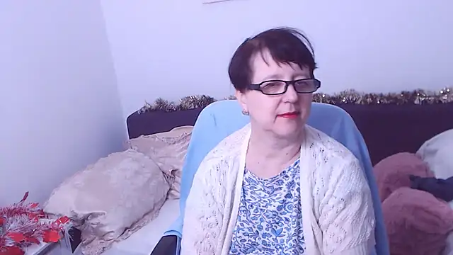 Snapshot of ChristaRose chatting on December 15, 2:16 am ChristaRose online show from December 15, 2:16 am