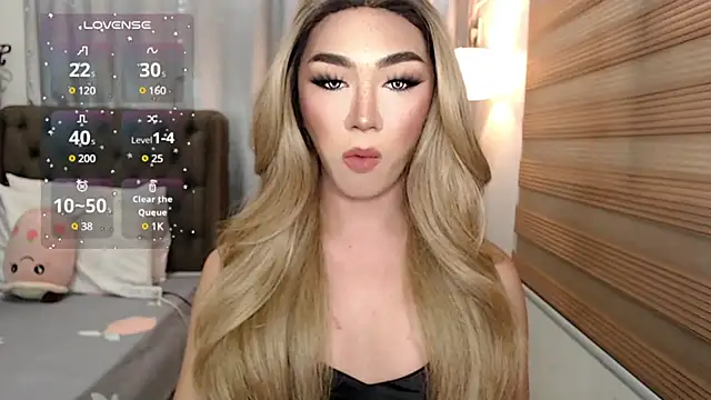 Snapshot of Local_Hoelyx chatting on December 26, 5:37 am Local Hoelyx online show from December 26, 5:37 am