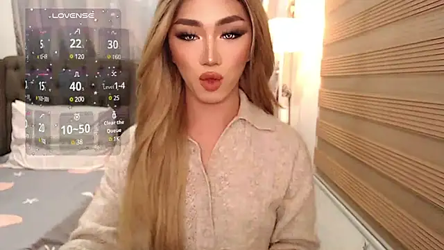 Snapshot of Local_Hoelyx chatting on December 30, 2:19 pm Local Hoelyx online show from December 30, 2:19 pm