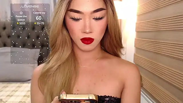 Snapshot of Local_Hoelyx chatting on January 16, 7:20 pm Local Hoelyx online show from January 16, 7:20 pm