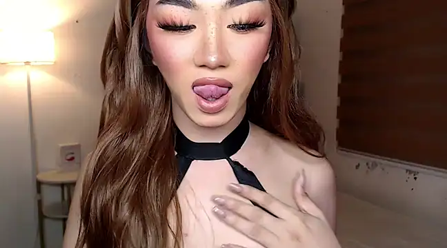 Snapshot of Local_Hoelyx chatting on March 21, 7:22 am Local Hoelyx online show from March 21, 7:22 am