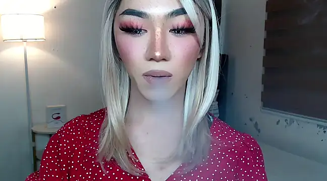 Snapshot of Local_Hoelyx chatting on March 22, 7:47 am Local Hoelyx online show from March 22, 7:47 am