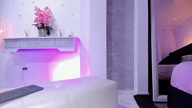  liathompsom09 online show from February 13, 8:13 pm