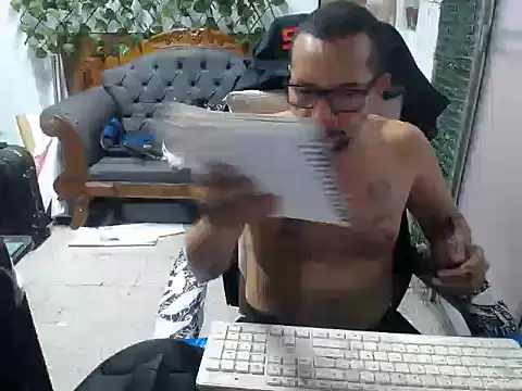 Snapshot of alexam_gal@xh chatting on December 7, 5:31 pm alexam galxh online show from December 7, 5:31 pm