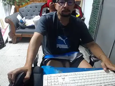 Snapshot of alexam_gal@xh chatting on December 16, 11:28 pm alexam galxh online show from December 16, 11:28 pm