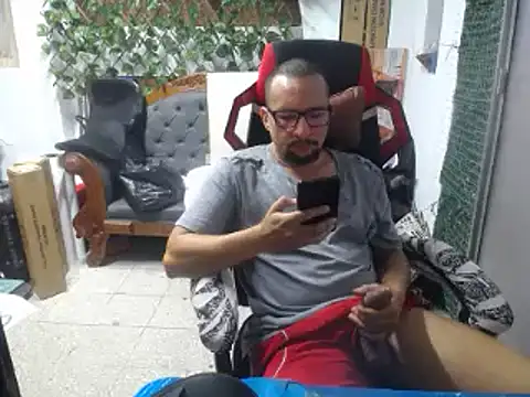 Snapshot of alexam_gal@xh chatting on January 3, 6:35 pm alexam galxh online show from January 3, 6:35 pm