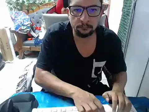 Snapshot of alexam_gal@xh chatting on January 25, 4:57 pm alexam galxh online show from January 25, 4:57 pm