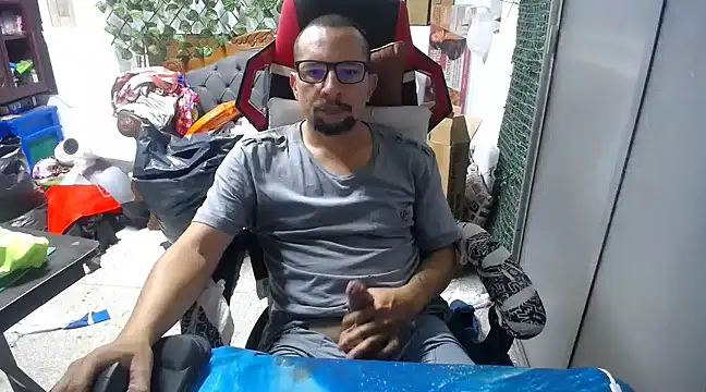 Snapshot of alexam_gal@xh chatting on February 3, 9:29 pm alexam galxh online show from February 3, 9:29 pm