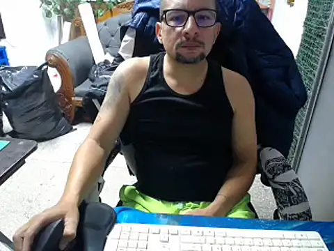 Snapshot of alexam_gal@xh chatting on March 5, 6:45 pm alexam galxh online show from March 5, 6:45 pm