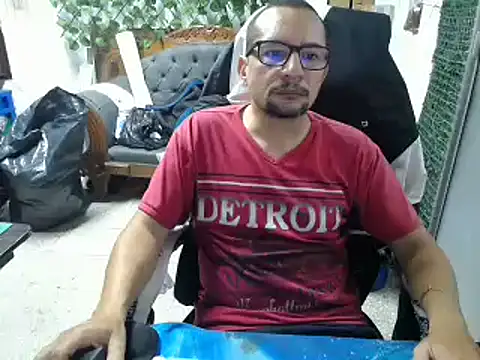 Snapshot of alexam_gal@xh chatting on March 13, 1:21 am alexam galxh online show from March 13, 1:21 am