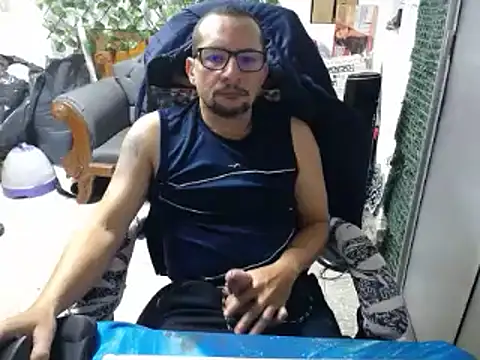 Snapshot of alexam_gal@xh chatting on March 15, 7:05 pm alexam galxh online show from March 15, 7:05 pm