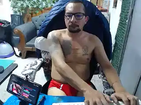 Snapshot of alexam_gal@xh chatting on March 22, 4:47 pm alexam galxh online show from March 22, 4:47 pm