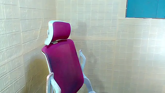 Snapshot of 9inSelfSucker chatting on November 17, 6:41 am 9inSelfSucker online show from November 17, 6:41 am