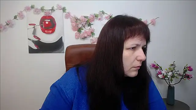 Snapshot of AliceInksSweetty chatting on November 22, 7:07 am AliceInksSweetty online show from November 22, 7:07 am