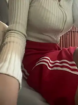 Snapshot of DulceMya6 chatting on December 17, 1:29 am DulceMya6 online show from December 17, 1:29 am