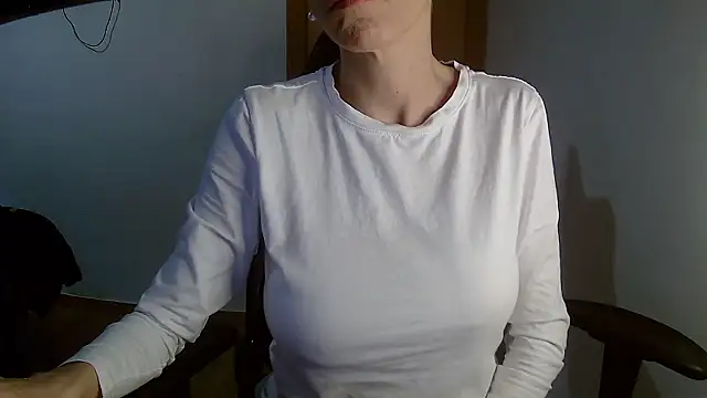 Vampirosa online show from January 12, 1:38 pm