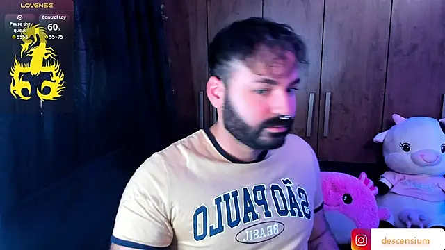 Snapshot of johnnyalx chatting on July 2, 8:26 pm johnnyalx online show from July 2, 8:26 pm