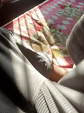 LoLZzZz  online show from December 3, 10:13 am