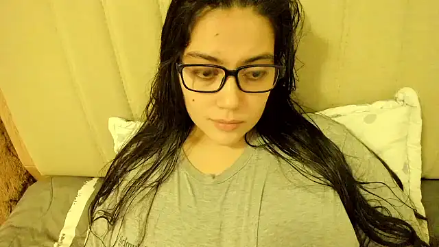 Snapshot of roniewester chatting on June 19, 11:30 pm roniewester online show from June 19, 11:30 pm