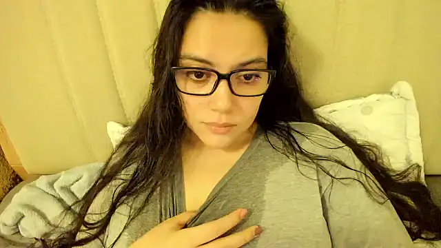 Snapshot of roniewester chatting on June 24, 12:20 am roniewester online show from June 24, 12:20 am