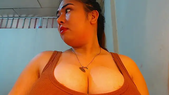 Snapshot of sluty_bunny chatting on November 14, 10:14 am sluty bunny online show from November 14, 10:14 am