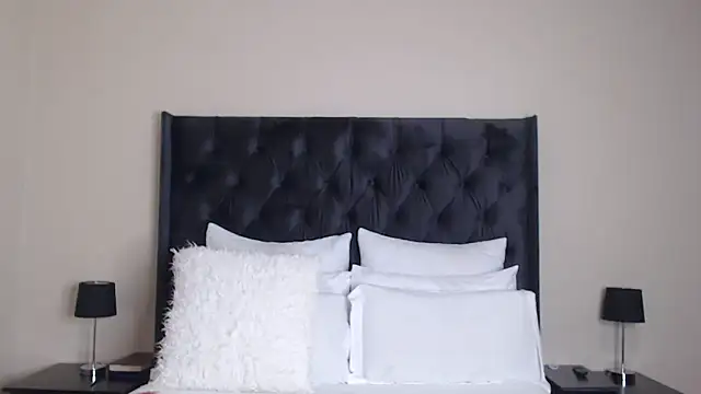 Snapshot of Sexynaughty_Gal chatting on April 10, 9:19 pm Sexynaughty Gal online show from April 10, 9:19 pm