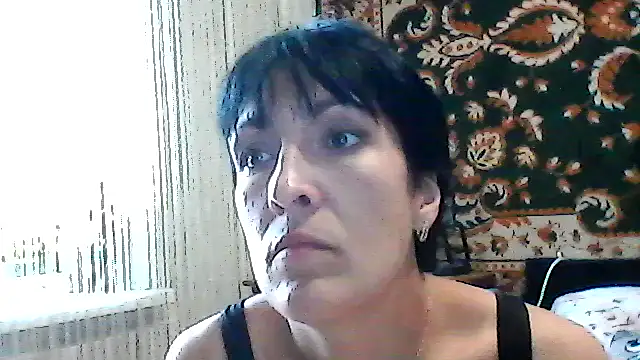 SunnyAmorre online show from June 9, 11:00 am