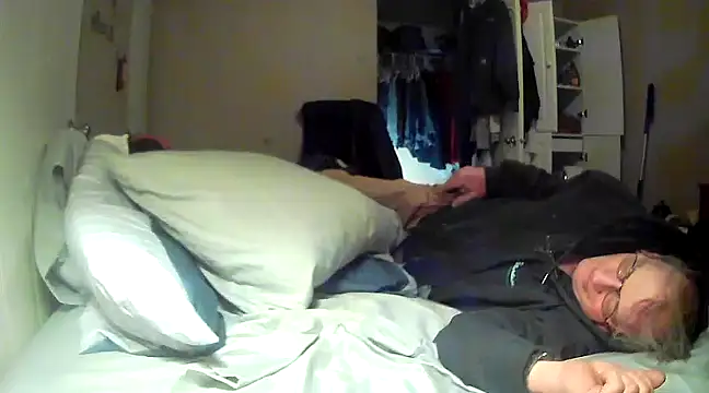 Snapshot of jck1m0t chatting on January 17, 10:33 am jck1m0t online show from January 17, 10:33 am