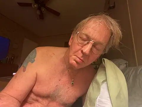 Snapshot of jck1m0t chatting on February 1, 8:08 am jck1m0t online show from February 1, 8:08 am