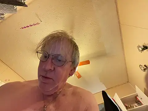 Snapshot of jck1m0t chatting on February 28, 11:45 pm jck1m0t online show from February 28, 11:45 pm