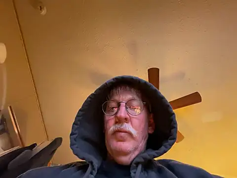 Snapshot of jck1m0t chatting on March 3, 4:07 am jck1m0t online show from March 3, 4:07 am