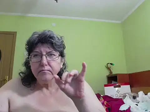 Snapshot of HugeTits chatting on January 6, 2:58 am HugeTits online show from January 6, 2:58 am