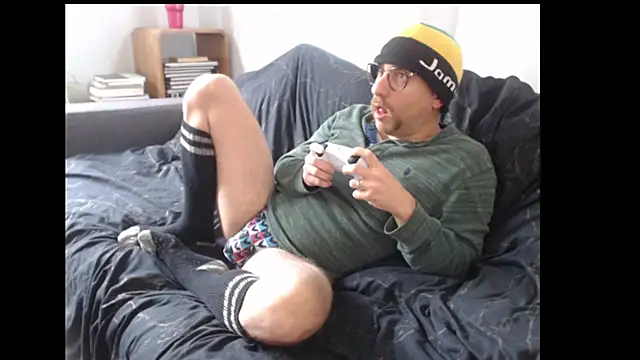 Snapshot of whiskyjane69 chatting on October 14, 12:17 pm whiskyjane69 online show from October 14, 12:17 pm