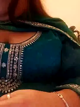 Srishtijain51 online show from October 31, 11:44 am