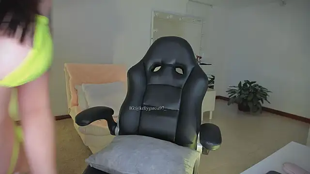 Ally Snow online show from October 21, 11:00 am