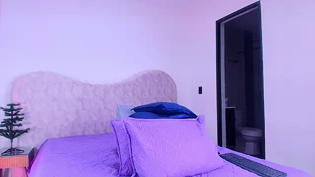 shelsyloreds online show from December 4, 11:52 am