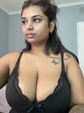 Snapshot of layla_amin chatting on July 1, 11:34 am layla amin online show from July 1, 11:34 am