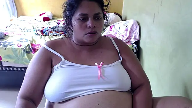Snapshot of yulieth_bbw chatting on March 20, 6:53 pm yulieth bbw online show from March 20, 6:53 pm