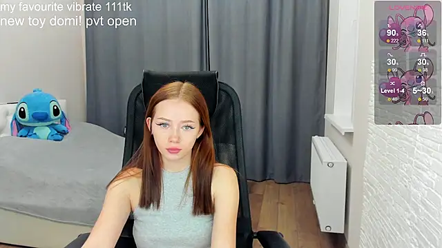 Snapshot of Hot_Mia_ chatting on December 2, 1:57 pm Hot Mia online show from December 2, 1:57 pm