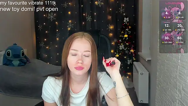 Snapshot of Hot_Mia_ chatting on December 8, 12:19 pm Hot Mia online show from December 8, 12:19 pm